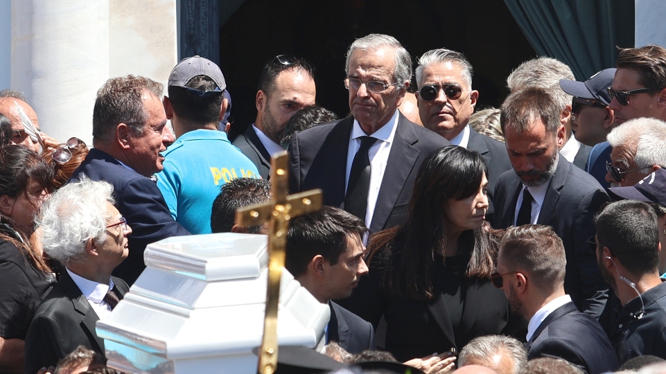 syssomos-o-politikos-kosmos-stin-kideα